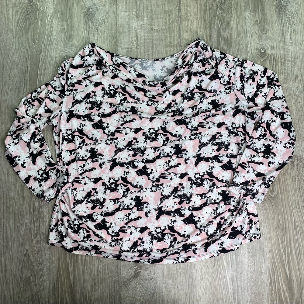 Lane Bryant Black White Pink Drape Neck Women's Plus Size Blouse Size 26…
